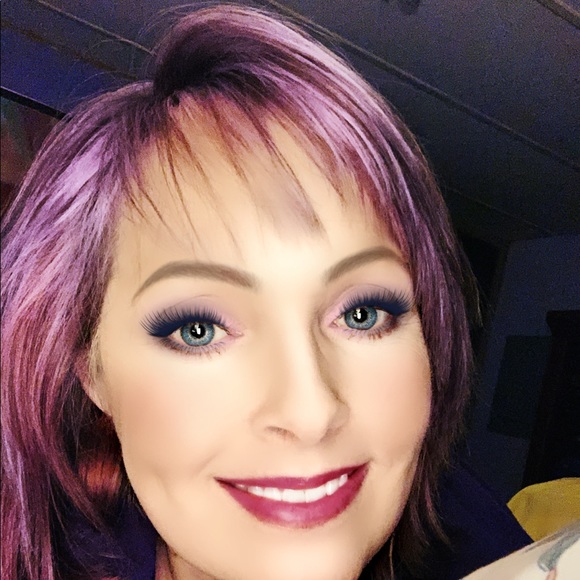 Meet your Posher, Shana - Picture 2 of 3